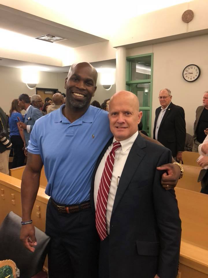 Cliente De Medlin Law Erroneamente Sentenciado Por Asesinato Exonerado Despues De 21 Anos