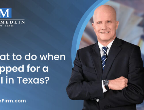 ¿Qué hacer cuando le detienen por DWI en Texas?